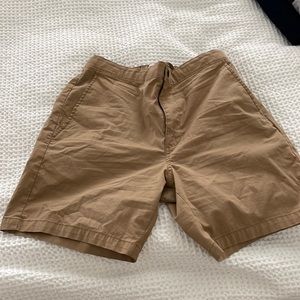 Old navy khaki shorts size medium
